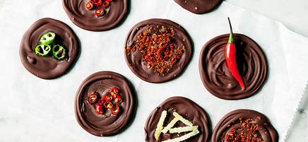 Sweet-heat chocolate disks