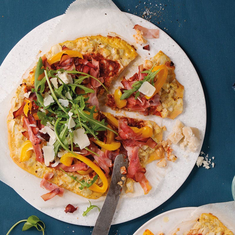 Low-Carb-Blumenkohlpizza mit Kochschinken