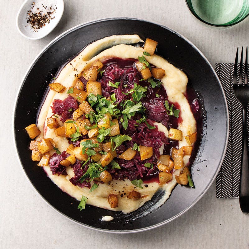Pastinakenpüree mit warmen Rotkabis und süsser Birne