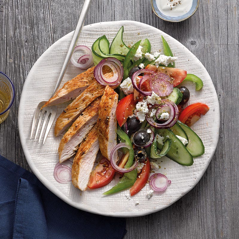 Griechischer Salat mit Putenschnitzel