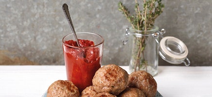 Gehaktballetjes met barbecuedip