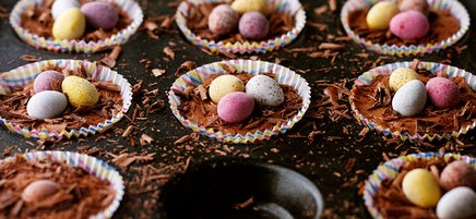 Mini chocolate Easter cheesecakes