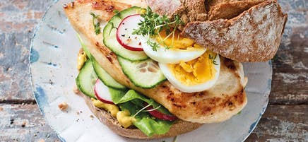 Poulet-Ei-Burger mit Kresse