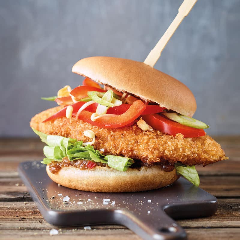 Chickenburger mit Erdnusssauce