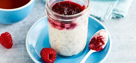 Raspberry cheesecake overnight oats