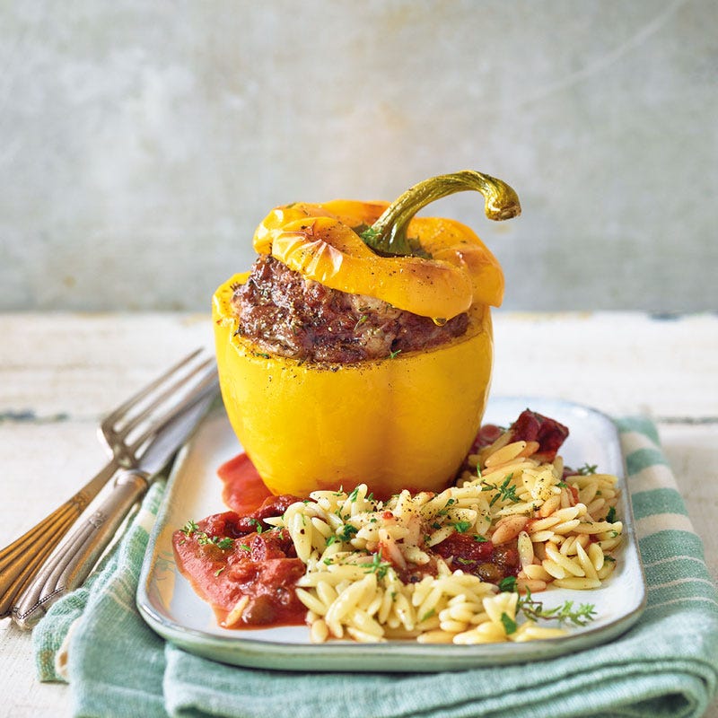 Gefüllte Paprika in Tomatensauce