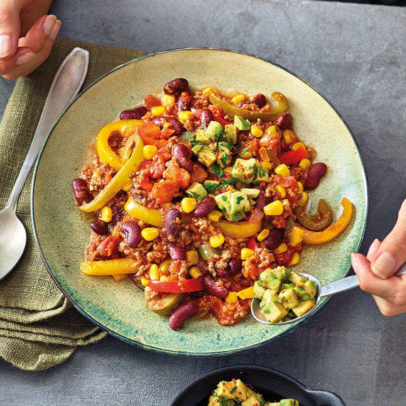 Chili mit Avocadotopping