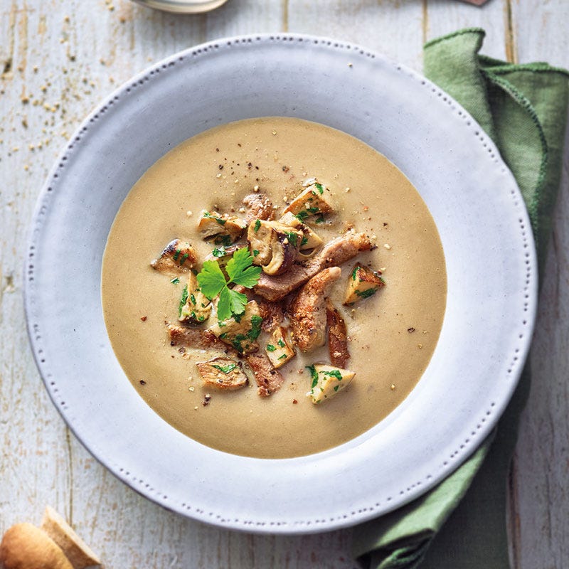 Steinpilzsuppe mit Schweinefiletstreifen