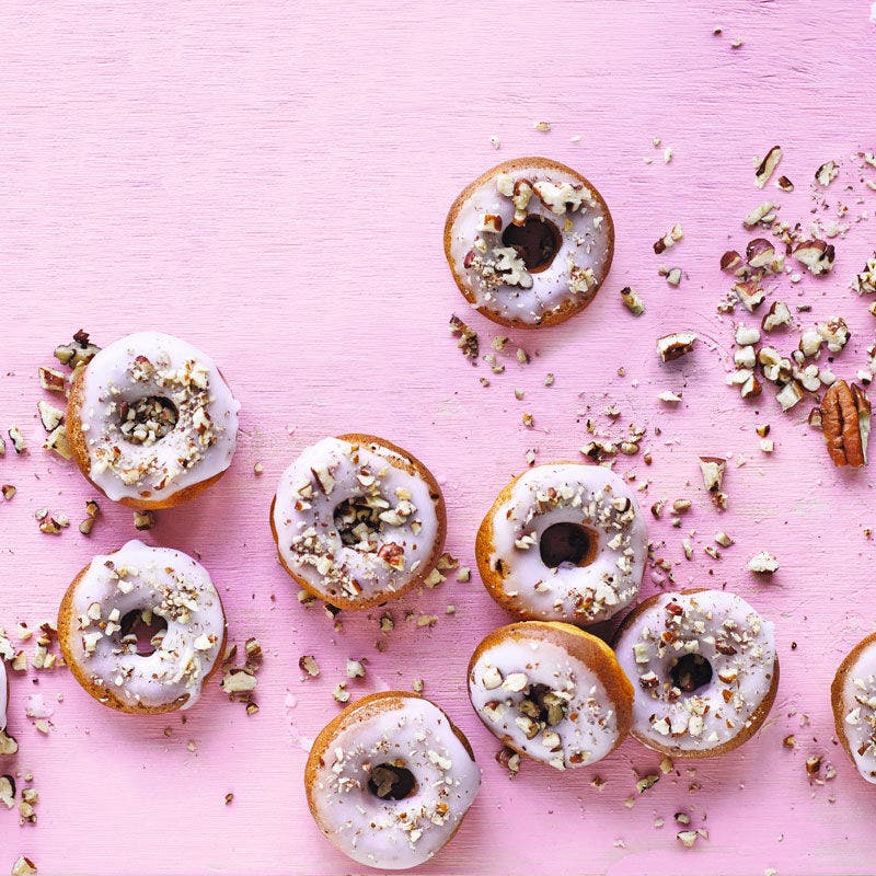 Süßkartoffeldonuts mit Pekannüssen