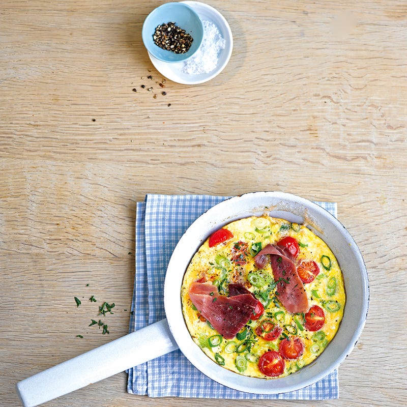 Foto van Hartige omelet met tomaat en ham door WW