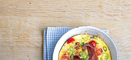Hartige omelet met tomaat en ham