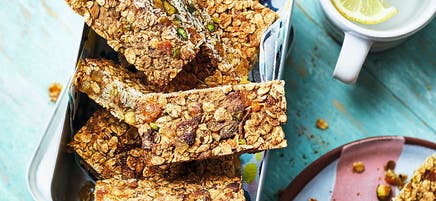 Apricot & pistachio breakfast bars