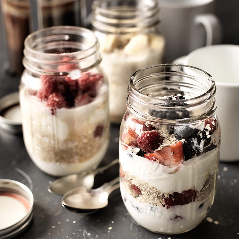 Berry overnight oats