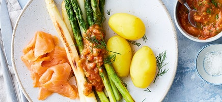 Asperges au chutney de tomates