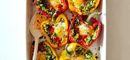 Poivrons farcis aux pois chiches, œufs et harissa