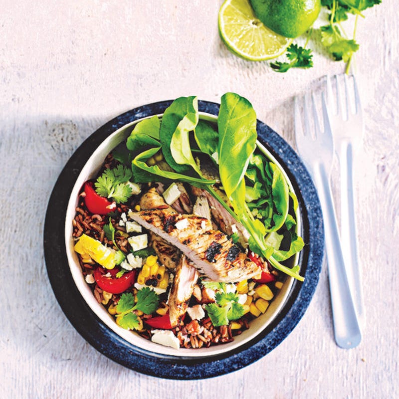 Photo de/du Salade de dinde, riz rouge, maïs et feta par WW