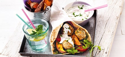 Falafels de courgette avec frites de patate douce