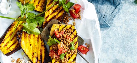 Aubergines grillées avec salade de lentilles