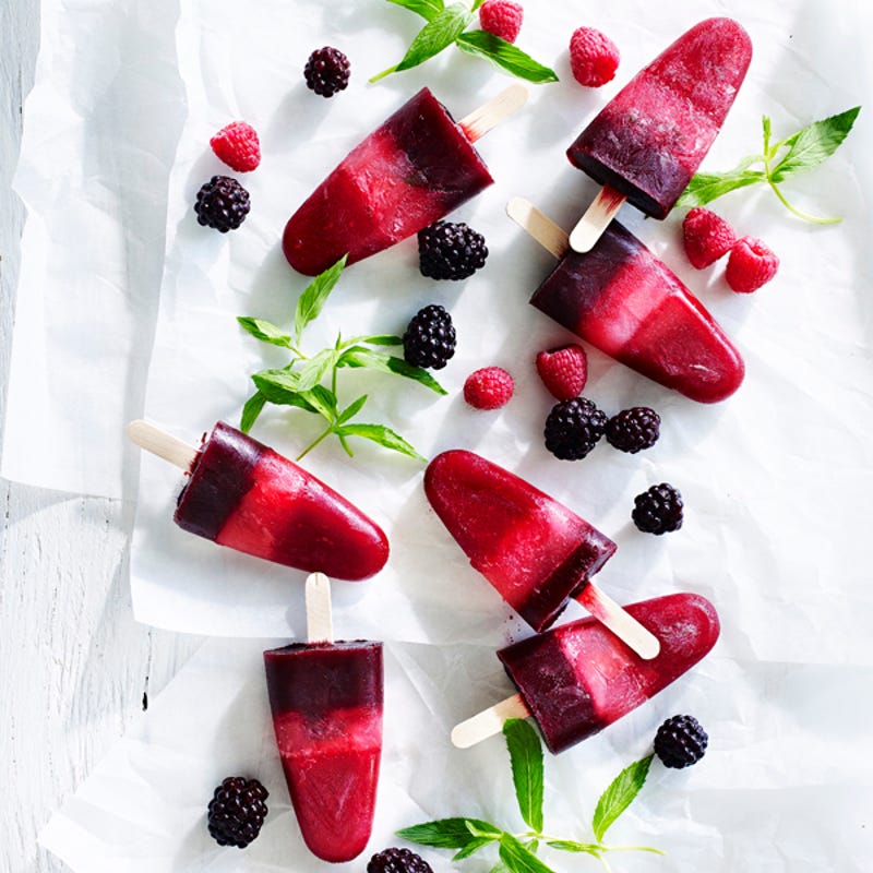Photo de/du Glace à l’eau aux fruits rouges, menthe et citron par WW