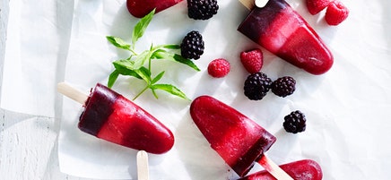 Glace à l’eau aux fruits rouges, menthe et citron