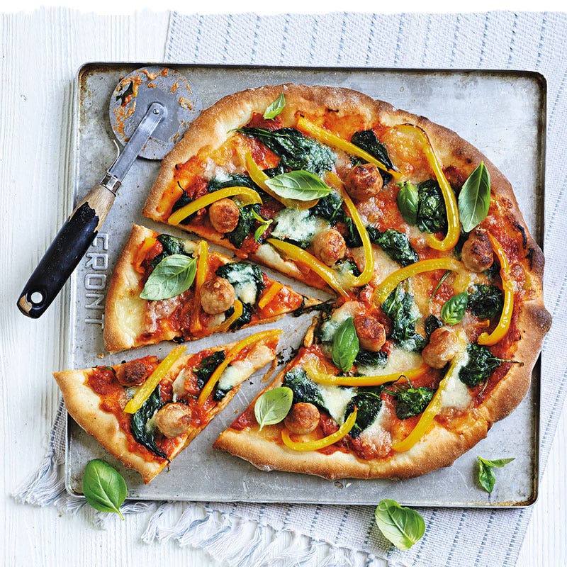 Paprika-Pizza mit Geflügelbällchen