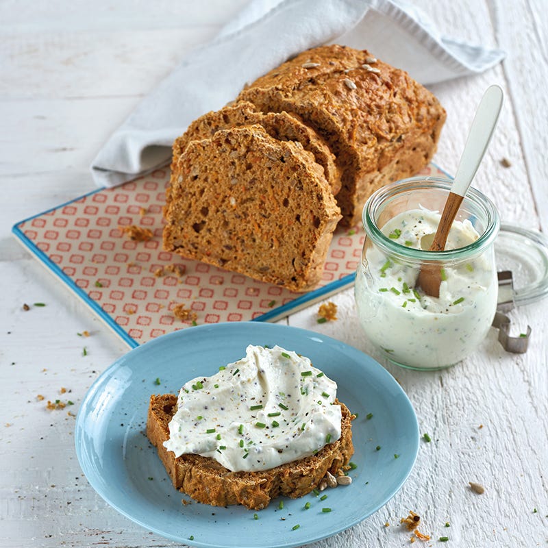 Foto van Mals speltbrood met kruidenkwarkdip door WW