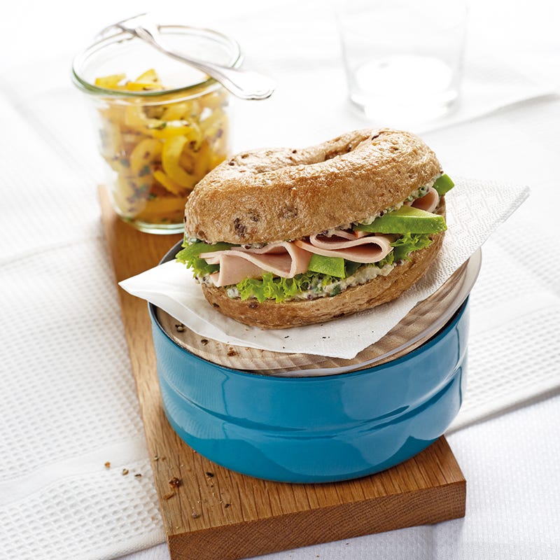 Foto van Bagel met avocado en kalkoenfilet door WW