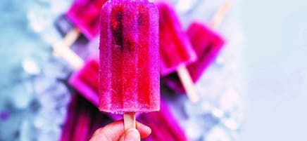 Raspberry rosé ice lollies
