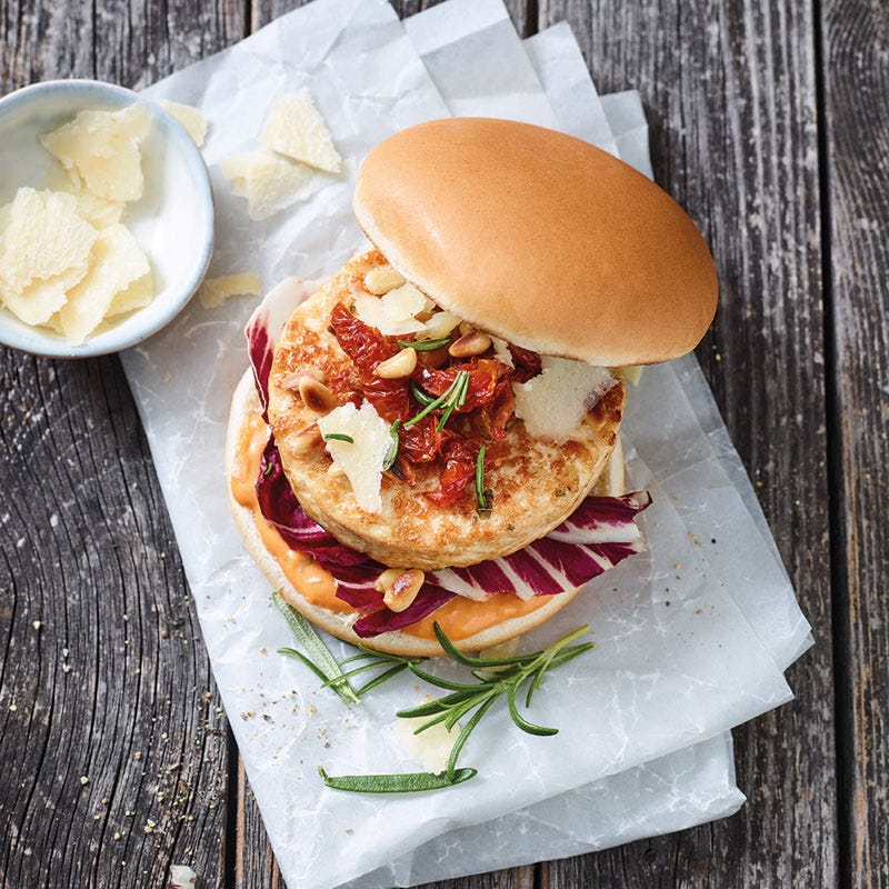 Geflügelburger mit getrockneten Tomaten