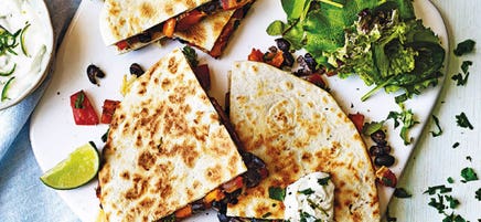 Bohnen-Quesadillas mit Süsskartoffel