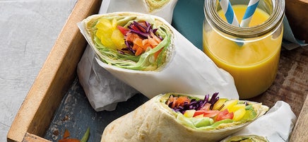Rainbow-Wraps mit Avocadohummus
