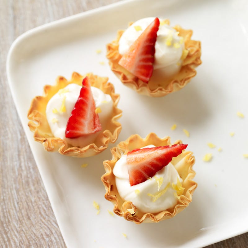 Photo de Mini tartelettes de gâteau au fromage à la fraise et au citron par WW