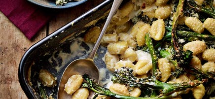 Creamy broccoli gnocchi bake