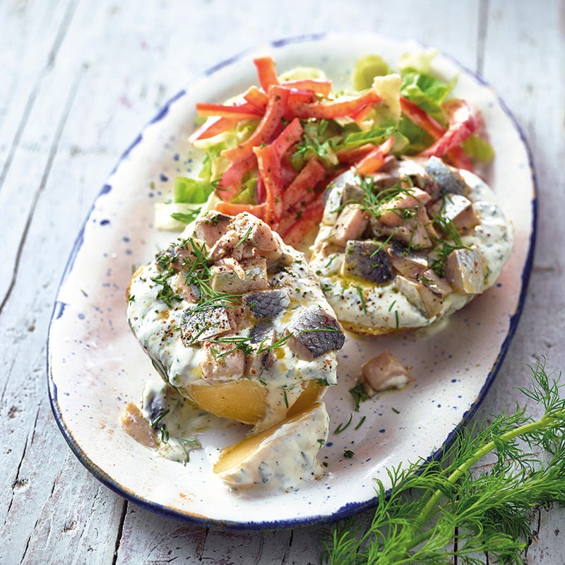 Foto van Gepofte aardappel met haring door WW