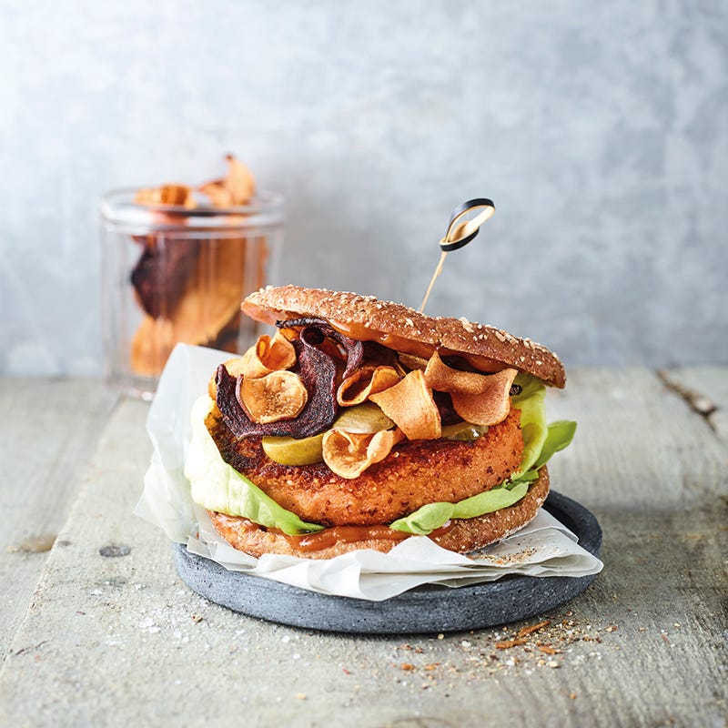Foto van Veganistische burger met groentechips door WW