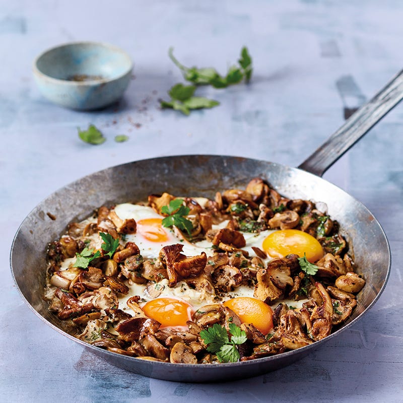 Foto van Bospaddenstoelen met spiegeleieren door WW