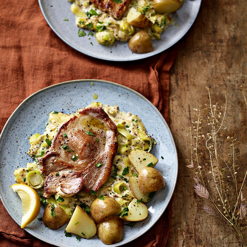 Photo of Pork chops with creamy leeks & new potatoes by WW
