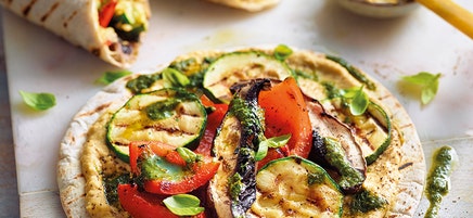 Wraps met gegrilde groenten en hummus