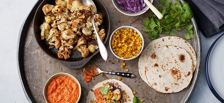 Rostade blomkålstacos med chipotleromescosås