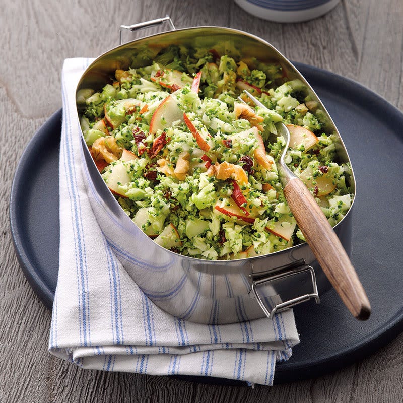 Broccolisalat mit Walnüssen