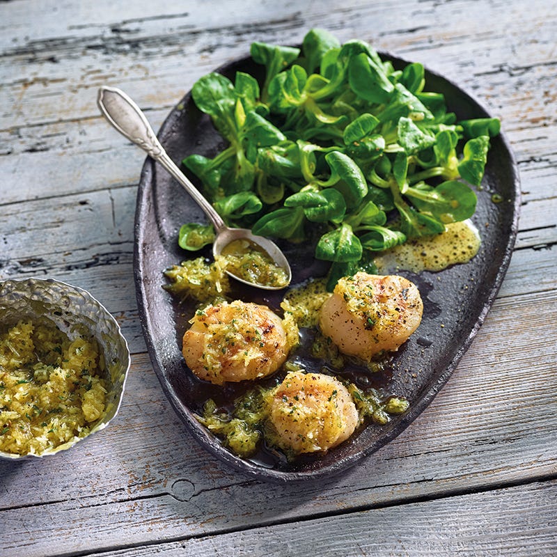 Foto van Sint-jakobsschelpen met truffel en Parmezaanse kaas door WW