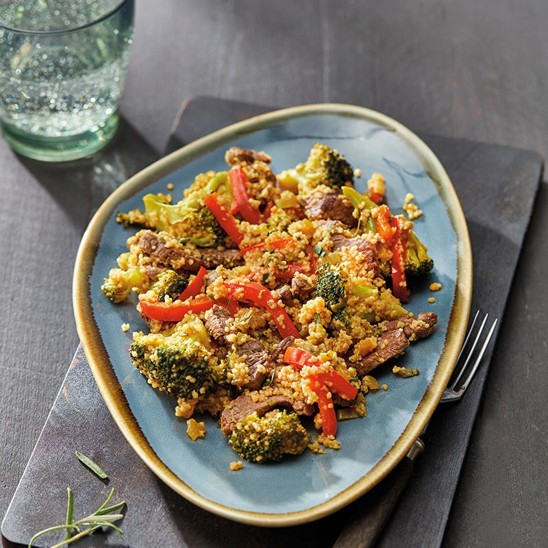 Foto van Kleurrijk groentepannetje met biefreepjes door WW