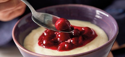 Griesmeelpap met warme kersen