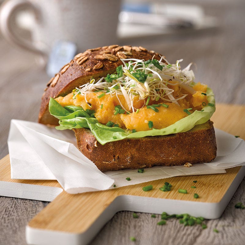 Vollkornbrötchen mit Kürbiscreme