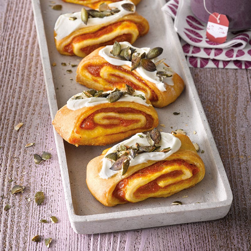 Kürbisschnecken mit Frischkäsetopping