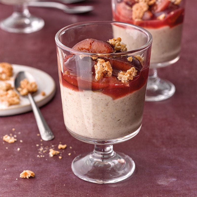 Zimtpudding mit Pflaumenkompott