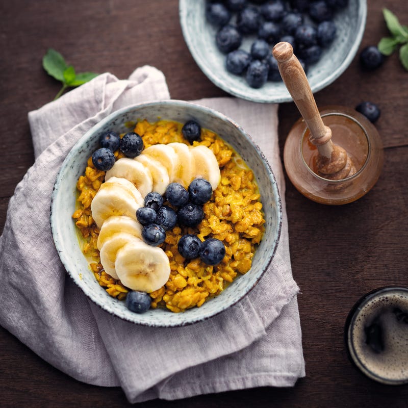 Photo de Porridge curcuma et myrtilles prise par WW