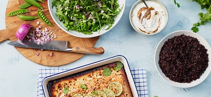 Lime- och ingefärslax med tahini- och sojasås