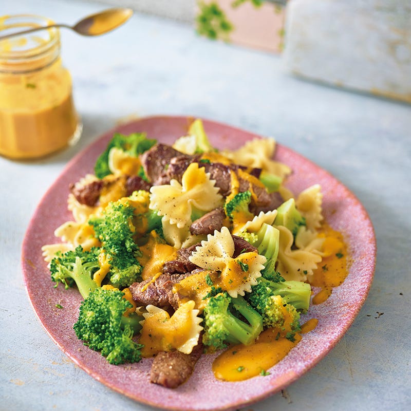 Foto van Farfalle met biefstuk en wortel-kokossaus door WW