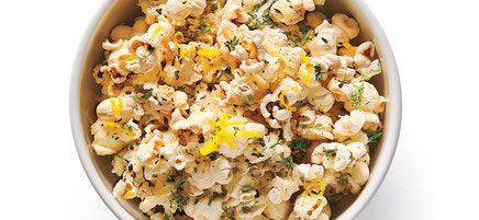 Parmesan popcorn with lemon and thyme